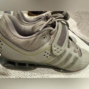 Adidas lifting shoe size 6